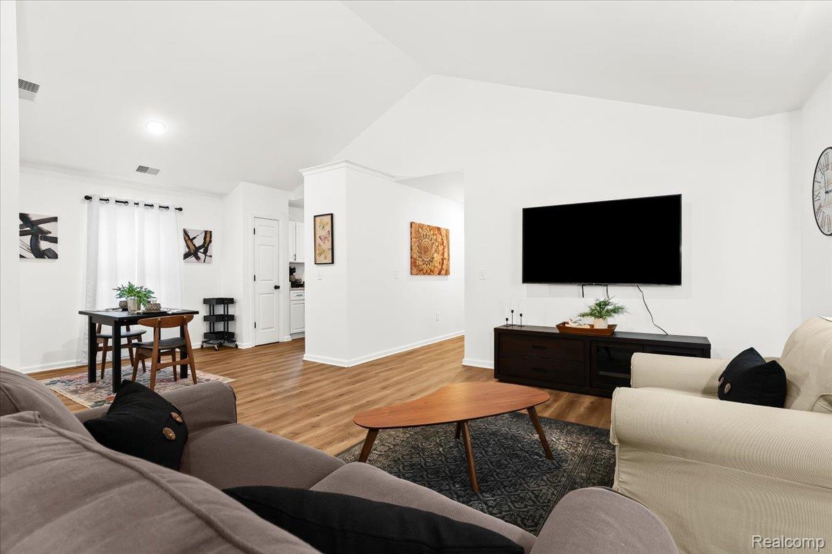 Auburn Hills, Michigan 48326, United States, 3 Bedrooms Bedrooms, ,2 BathroomsBathrooms,Residential,Active,247619