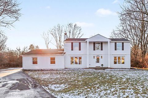 3472 Winchester Road West Bloomfield Charter Township MI 48322