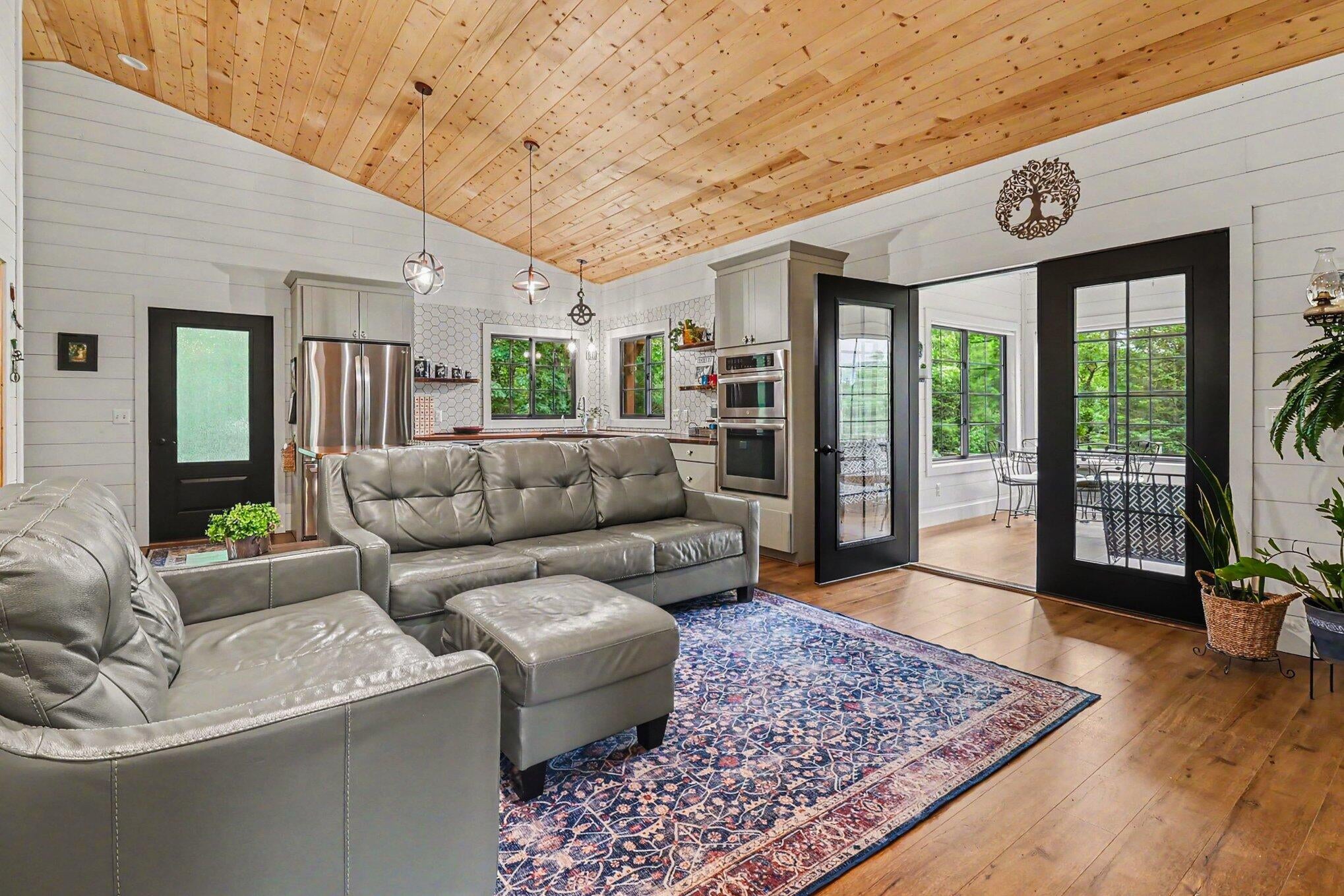 1470 W Adams Road