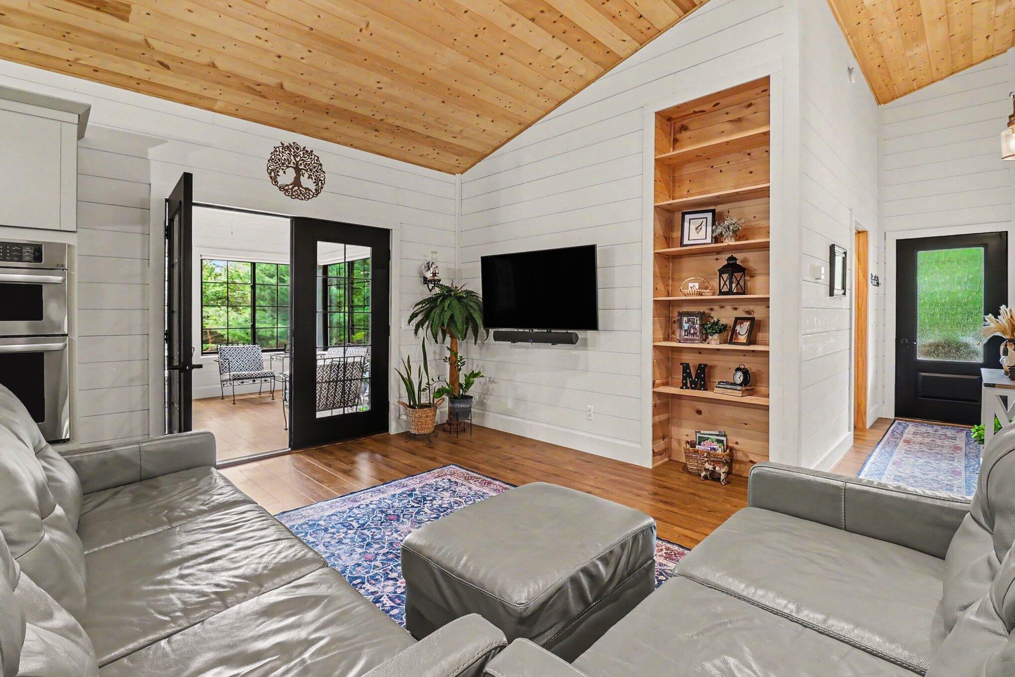 1470 W Adams Road
