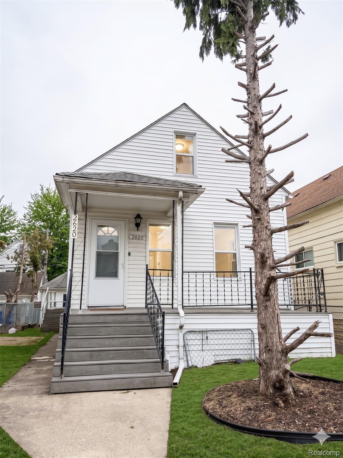 2620 Botsford Street