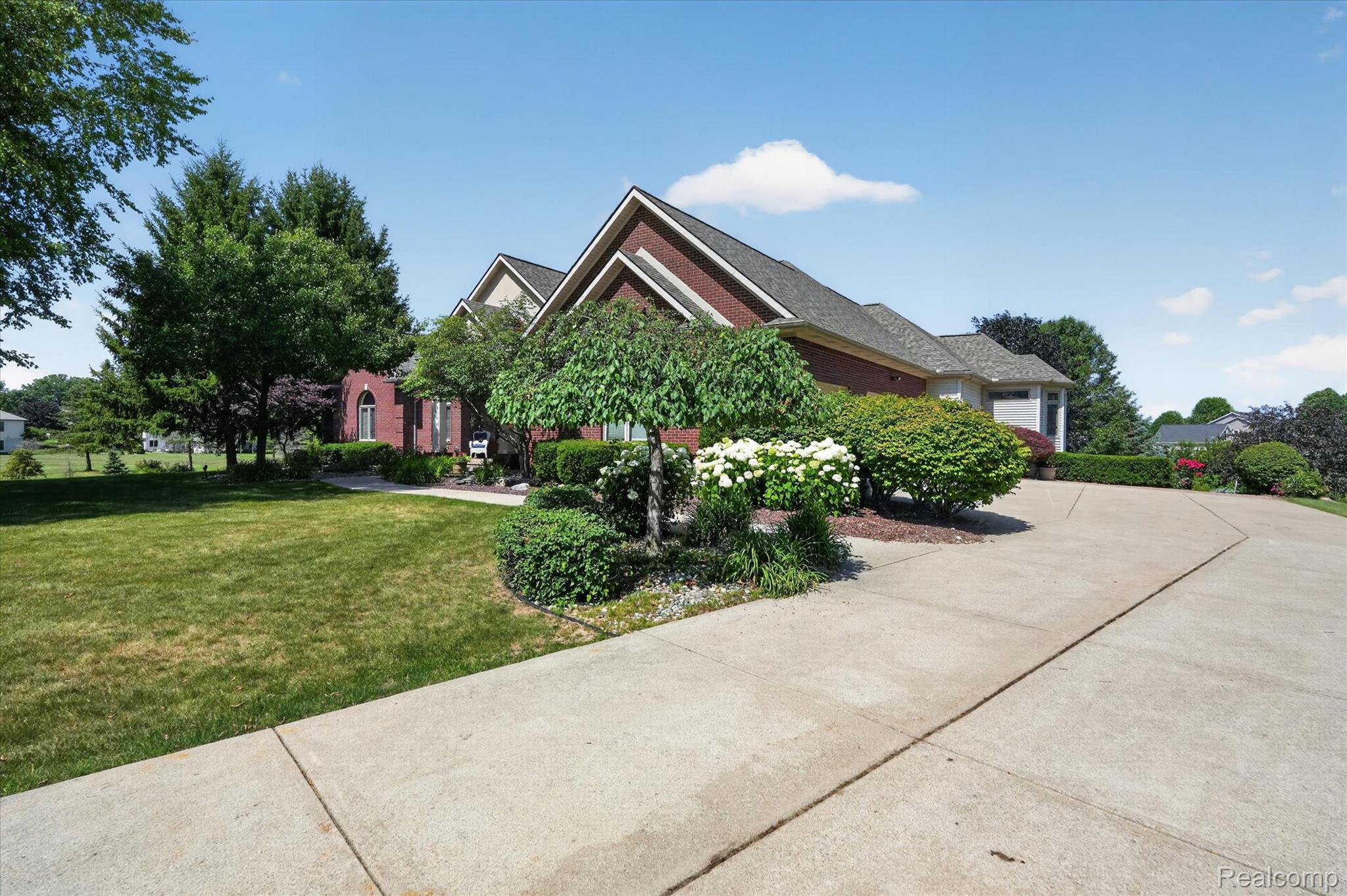 2212 Lily Court