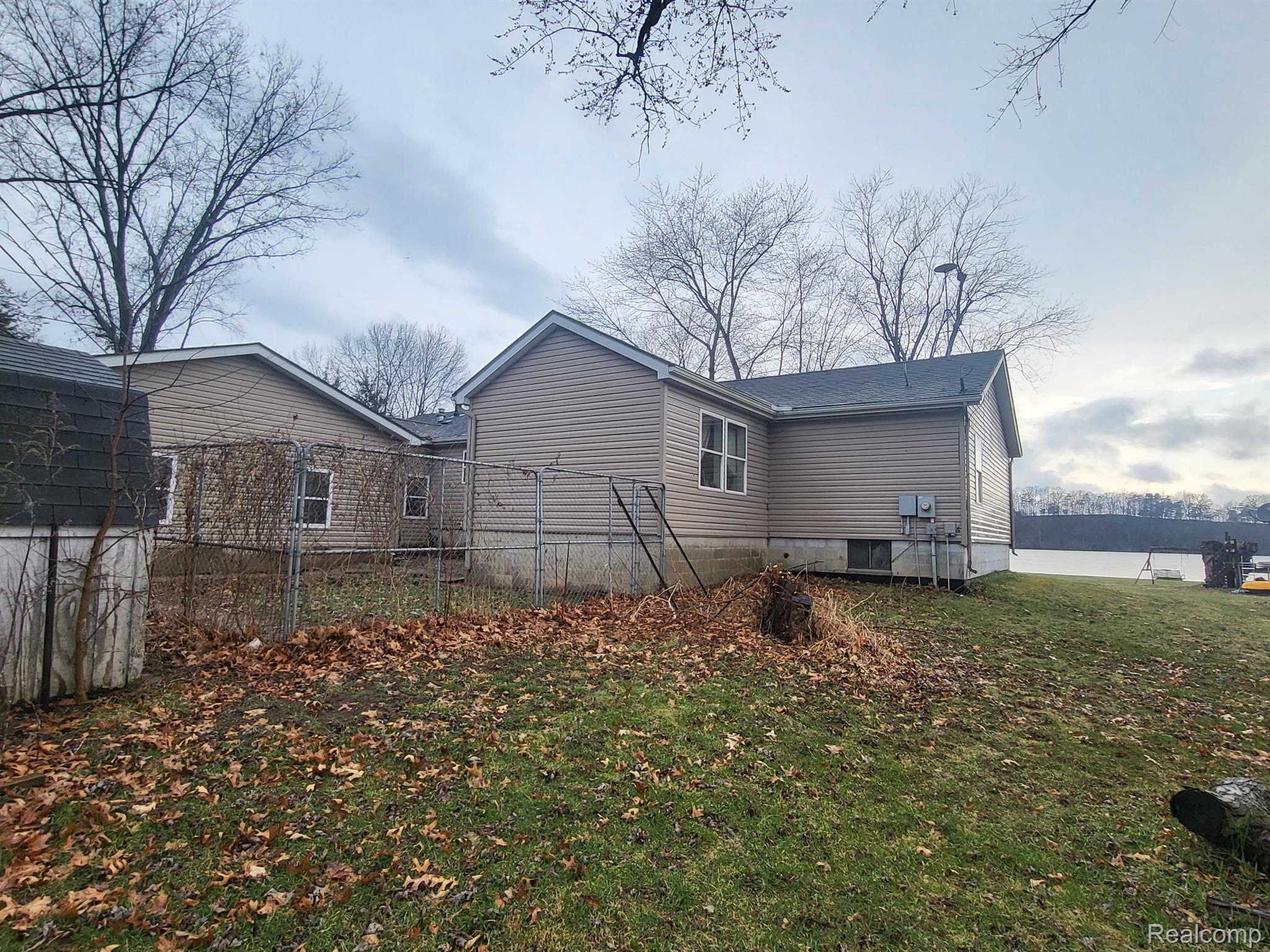 8283 SUNSET Drive