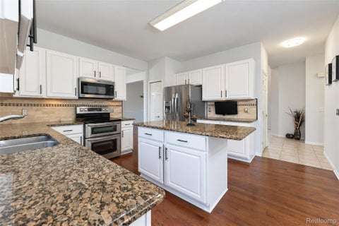 Tiny photo for 45498 Muirfield Drive, Canton Charter Township, MI 48188 (MLS # 20261085184)