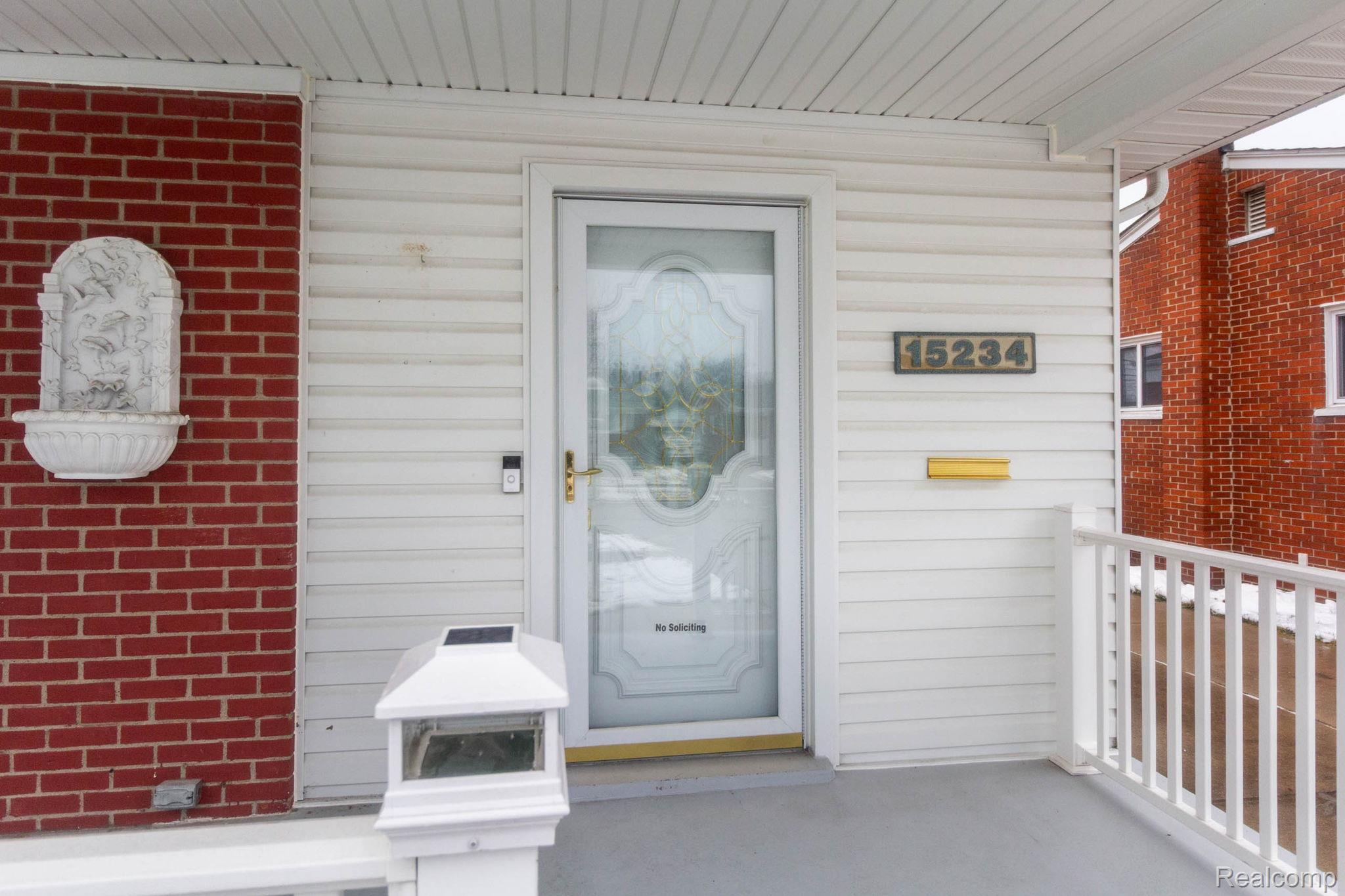 15234 Mulberry Street