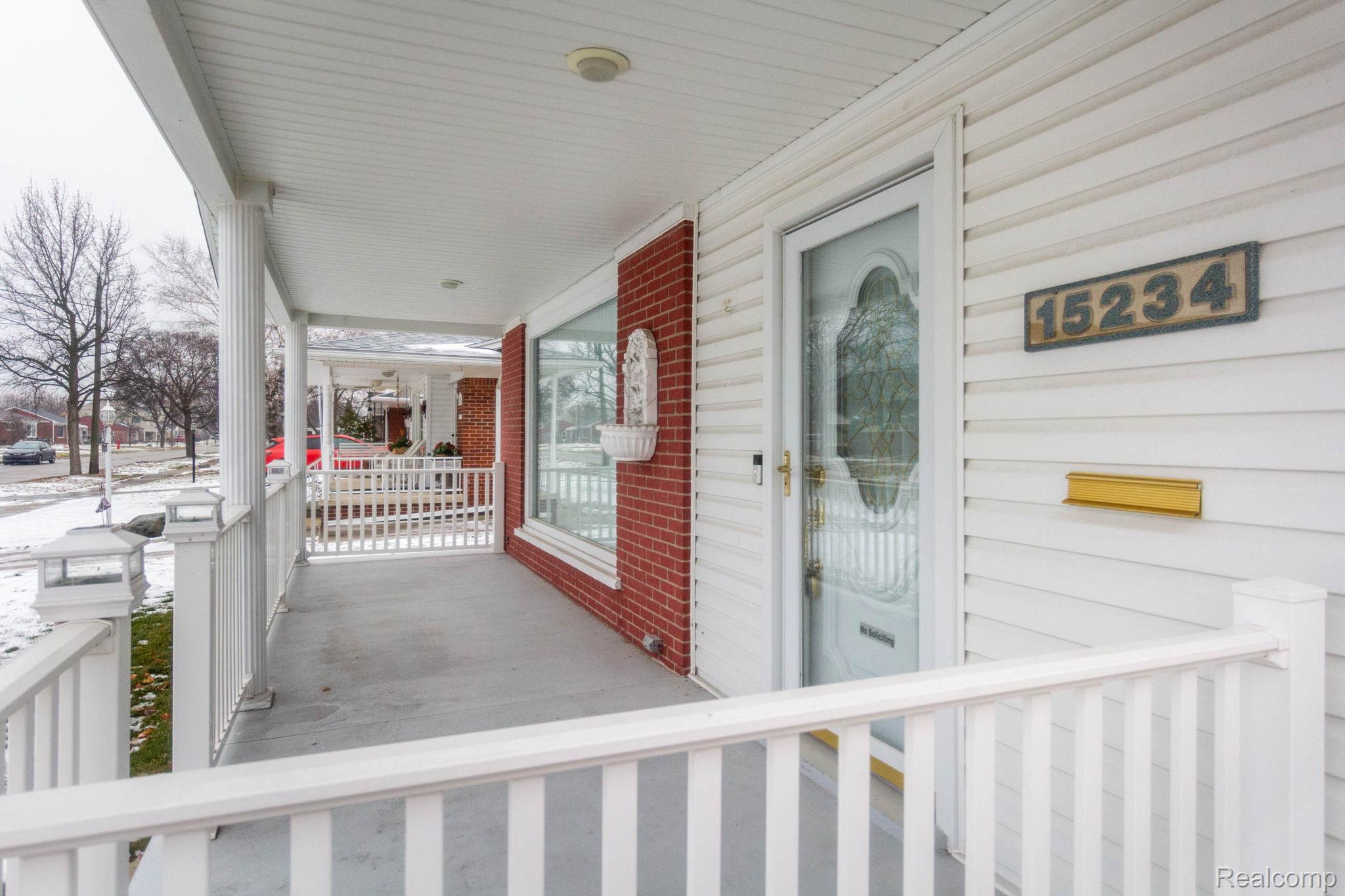 15234 Mulberry Street