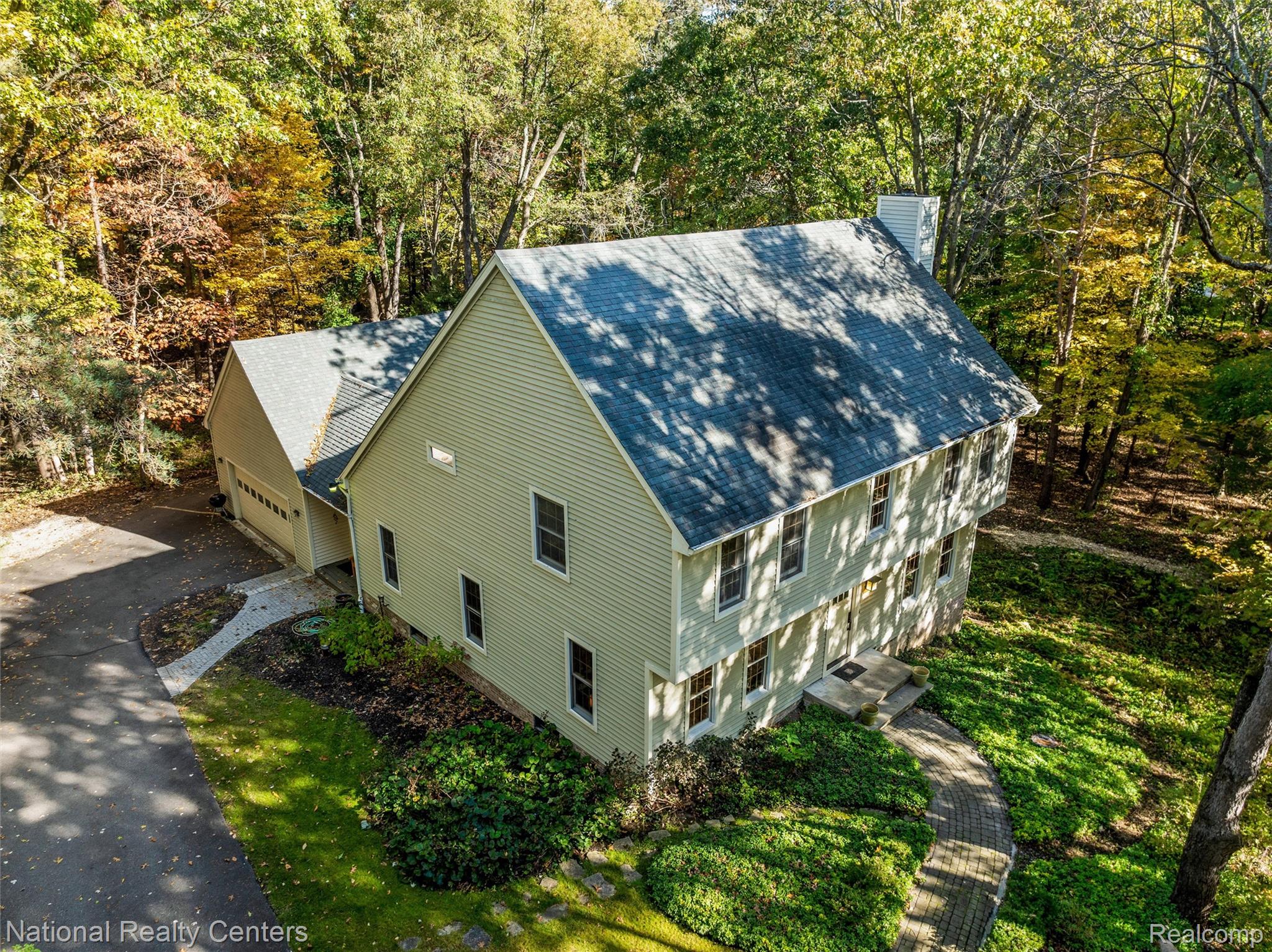 2322 Addaleen Road S