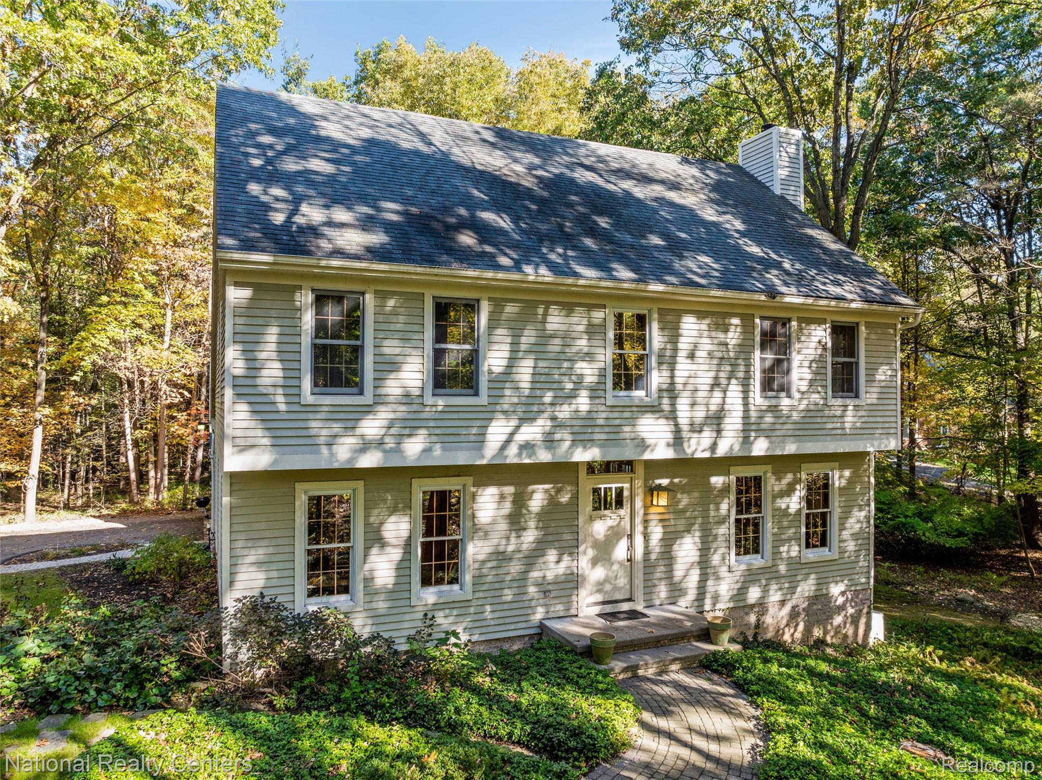 2322 Addaleen Road S