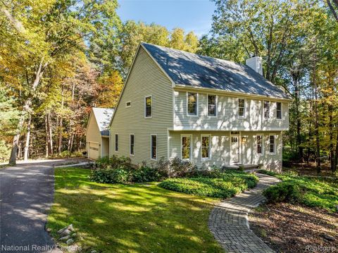 2322 Addaleen Road S Highland Charter Township MI 48357