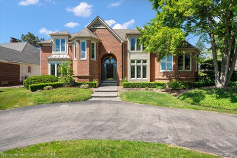 Photo of 3021 E Ridge Court, Bloomfield Hills City, MI 48302 (MLS # 20261077807)