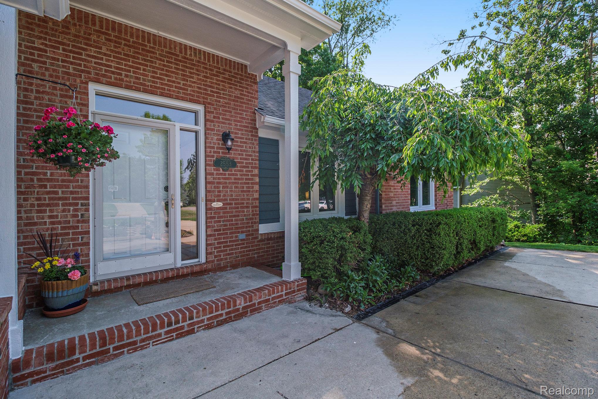 2553 Bay Vista Drive