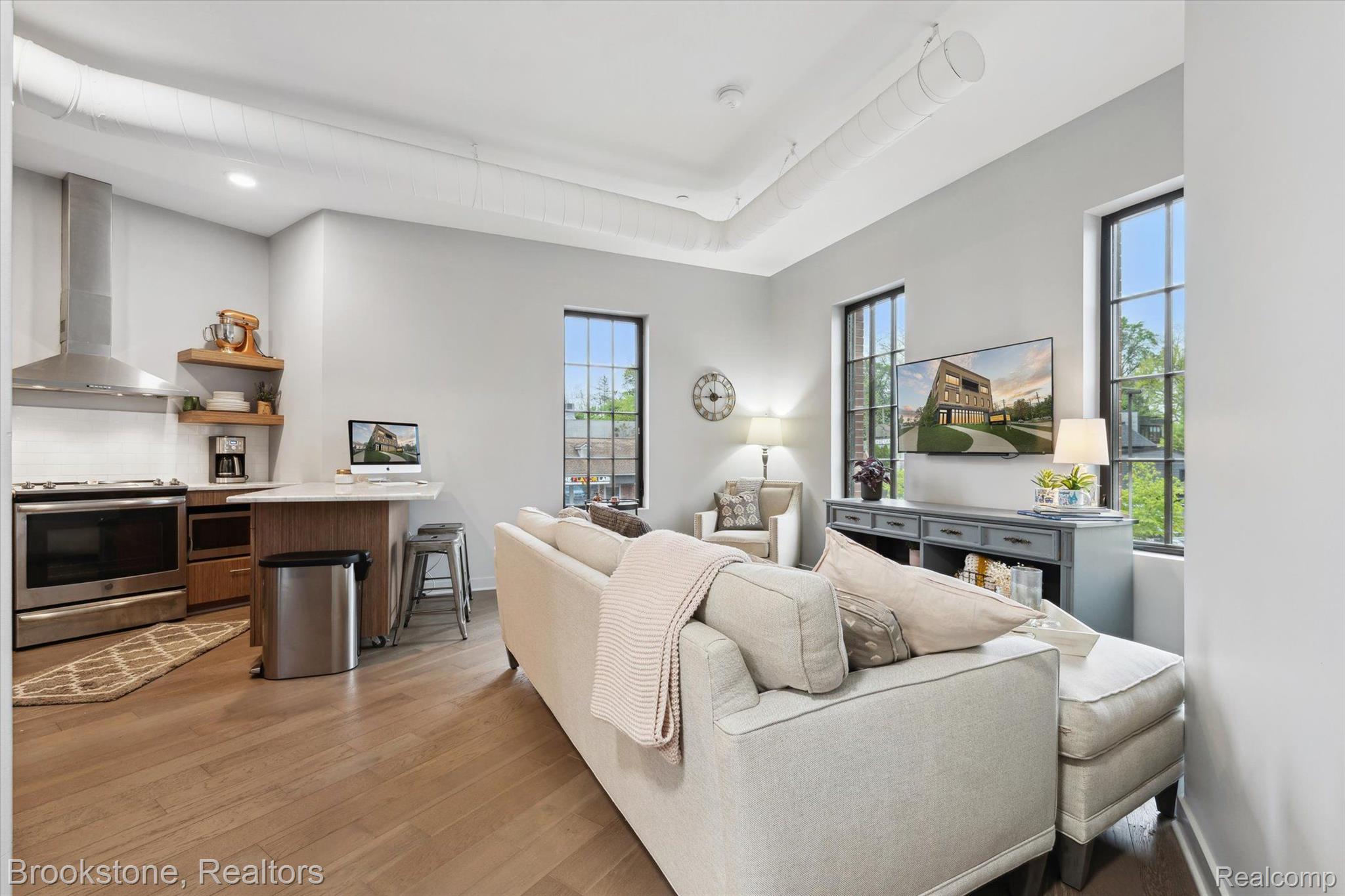 804 N MAIN Street 2C