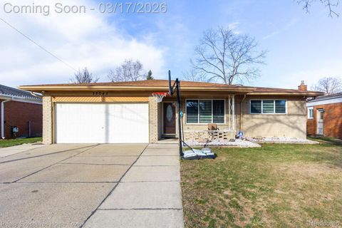 28043 Wexford Drive Warren City MI 48092