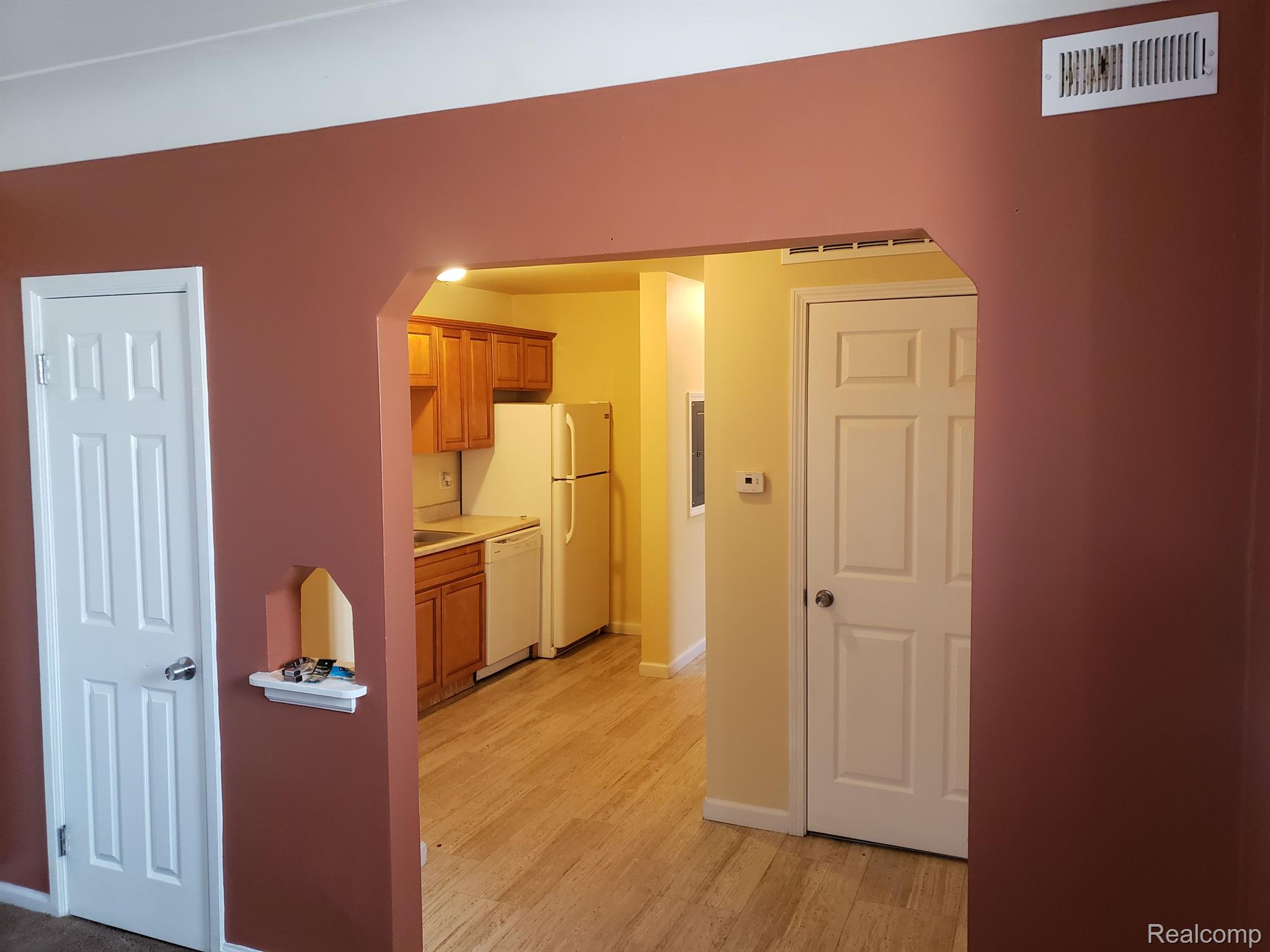 71 E GREAT LAKES Street