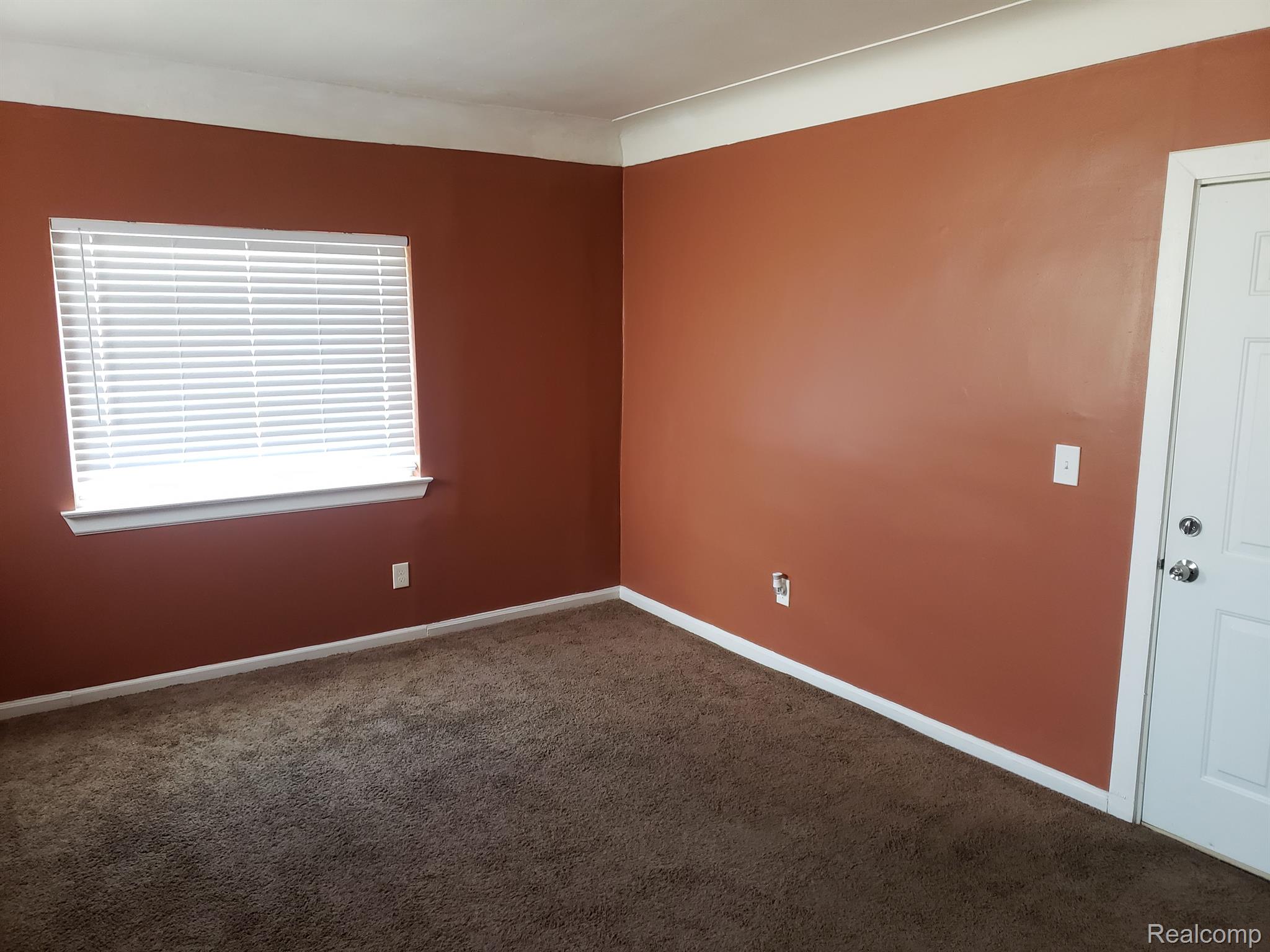 71 E GREAT LAKES Street