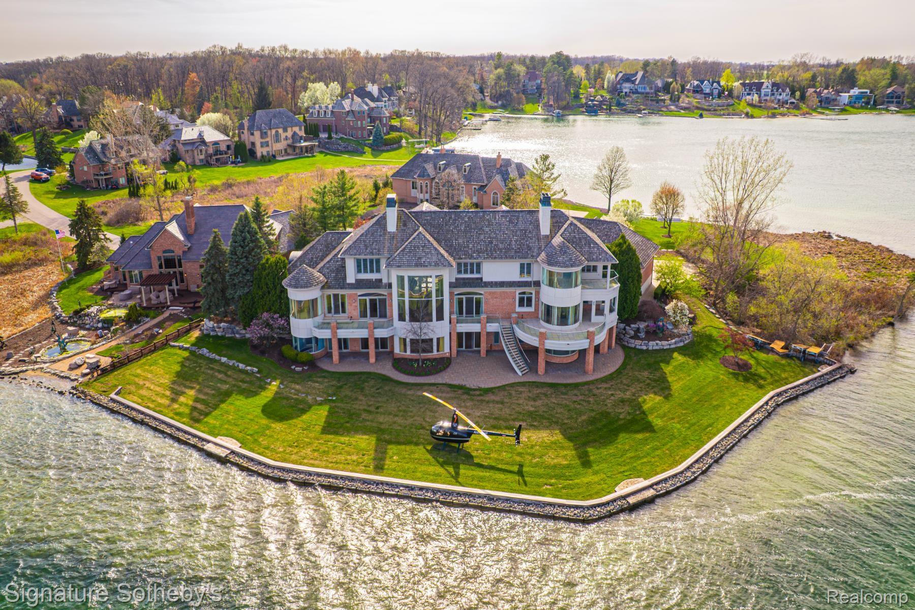 82 CHATEAUX DU LAC