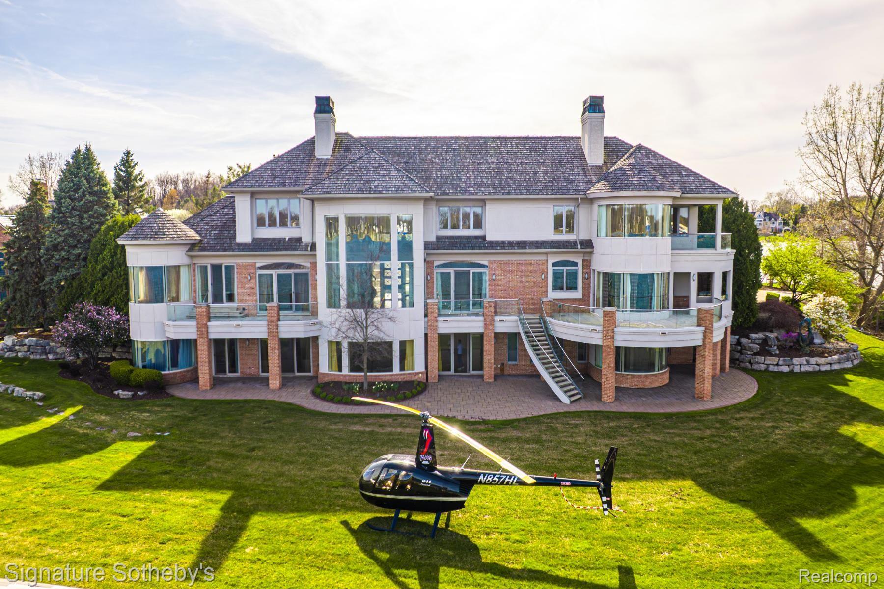 82 CHATEAUX DU LAC