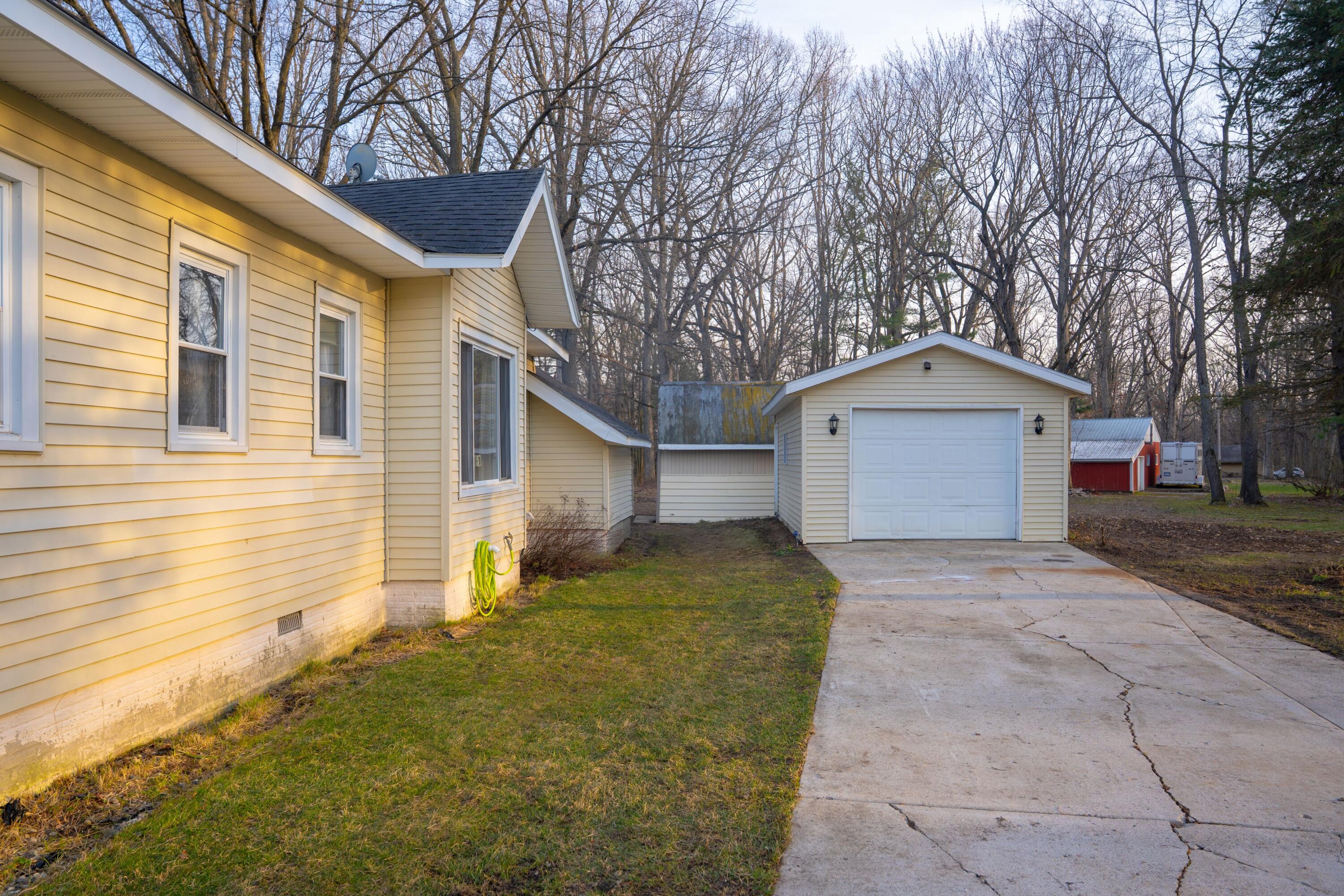 1407 Kenwood Avenue