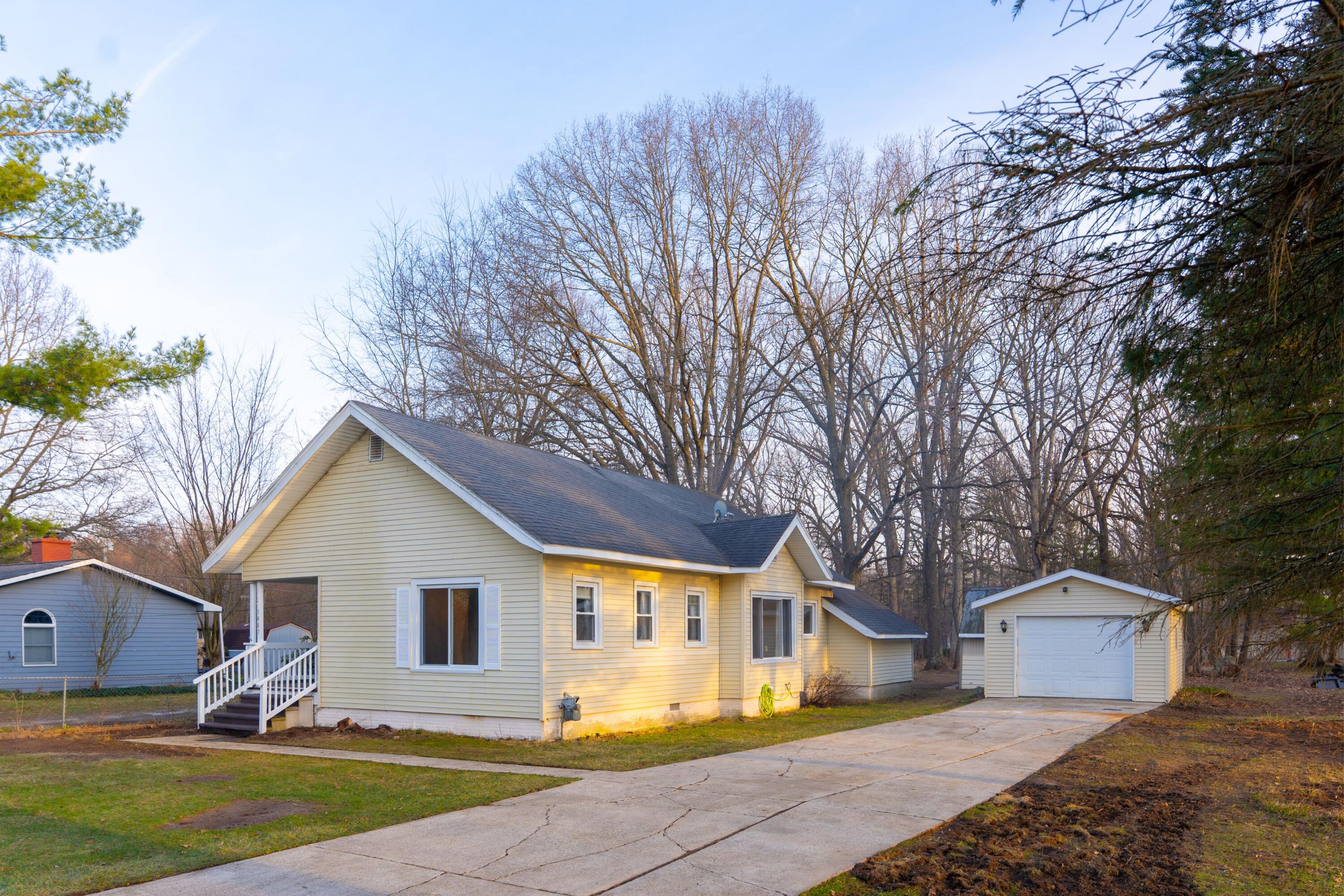 1407 Kenwood Avenue