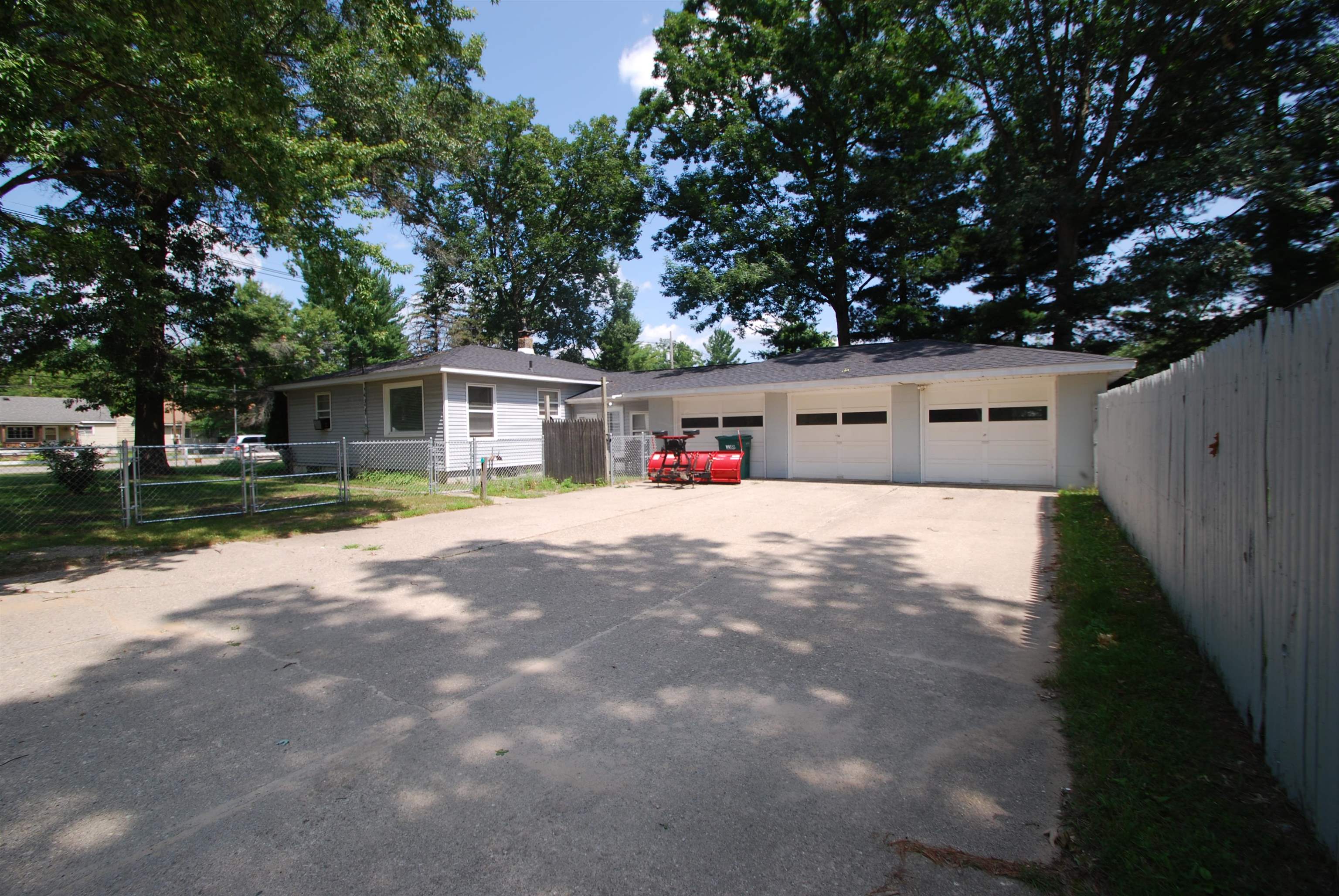 2162 Greenwood Road