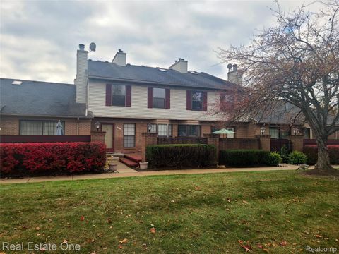 38872 Country Circle 90 Farmington Hills City MI 48331