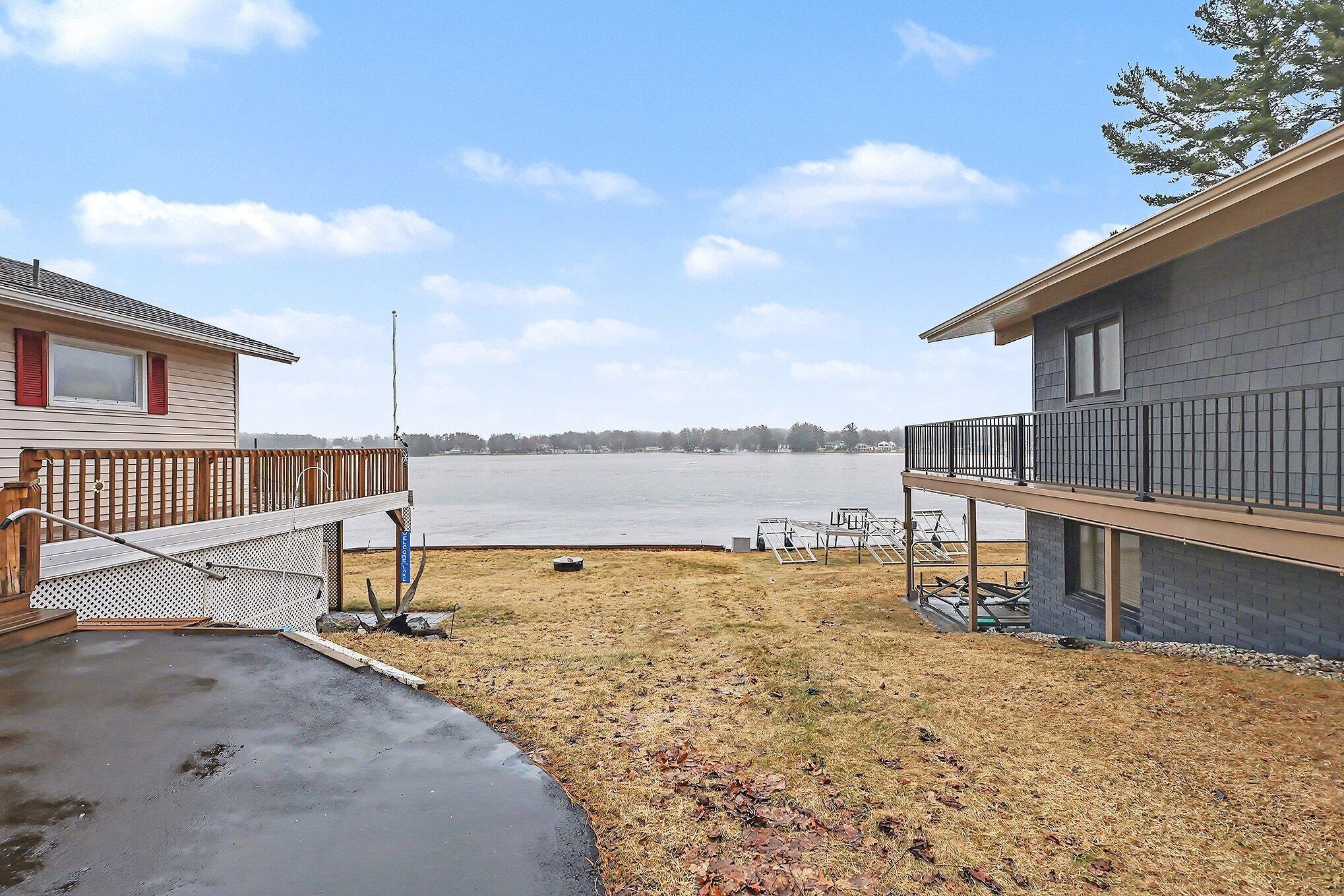 1799 N Lakeview Drive