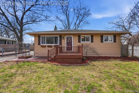 7039 Lapham Waterford Charter Township MI 48329