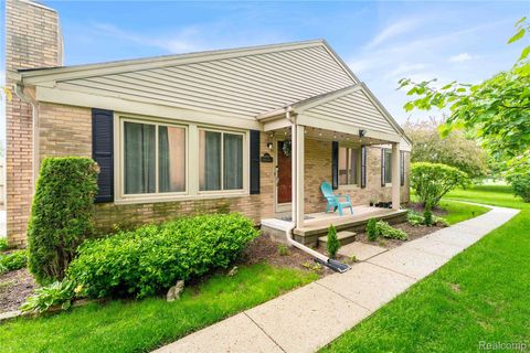 44472 Virginia Court Clinton Charter Township MI 48038