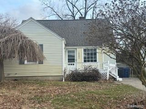 15552 Macarthur Redford Charter Township MI 48239