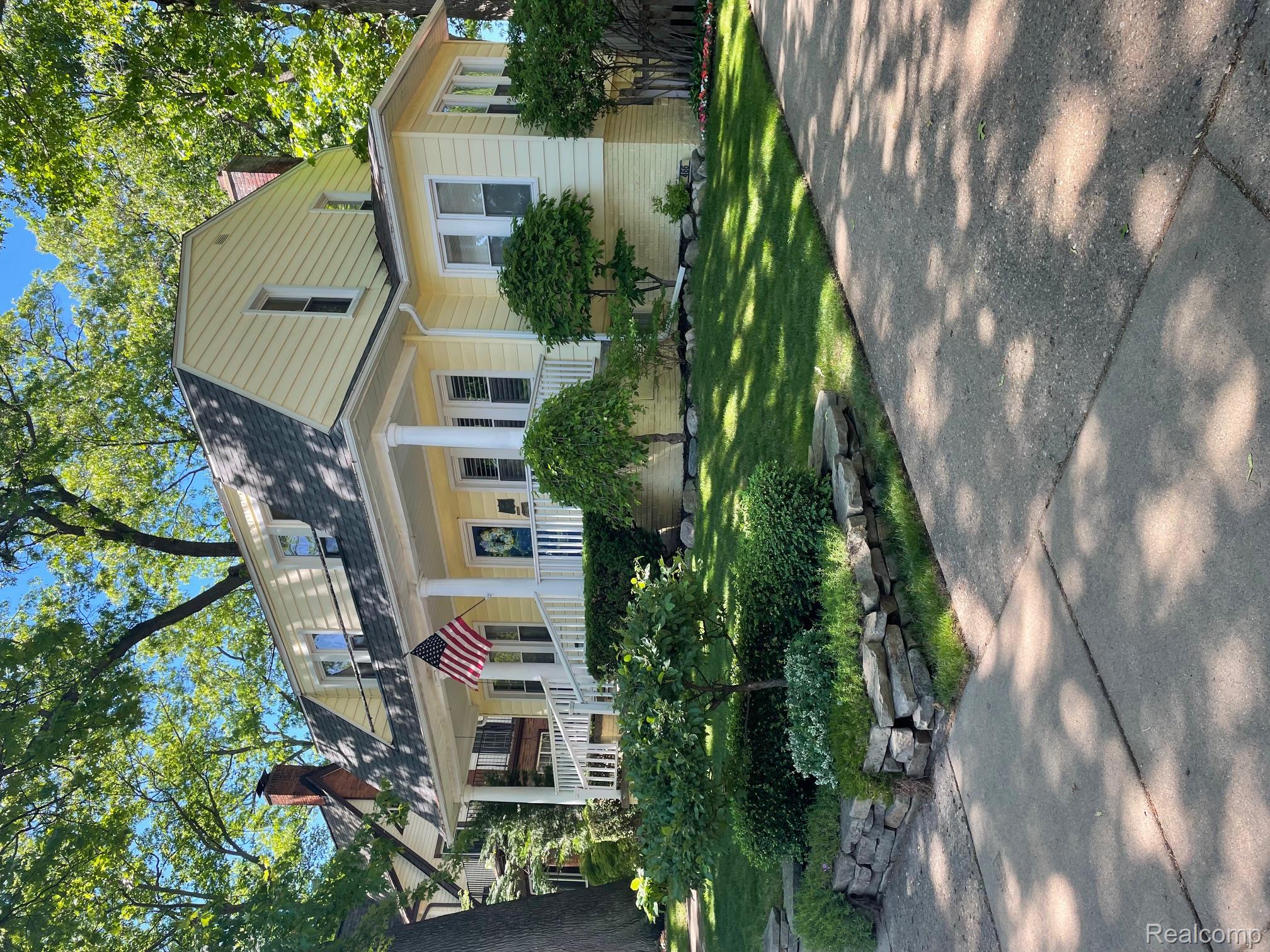 466 W Maplehurst Street