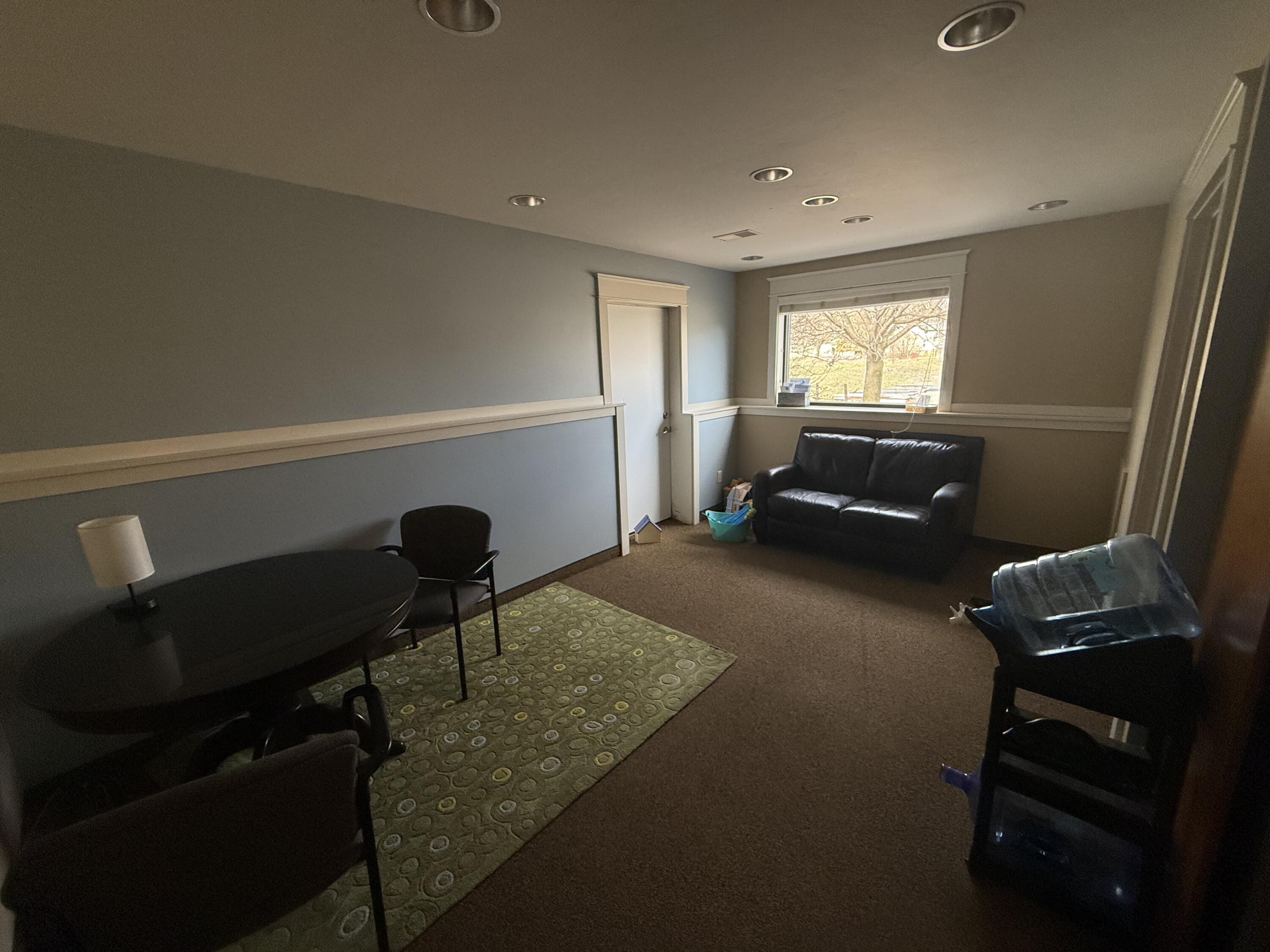 3588 Green Pointe Center 1