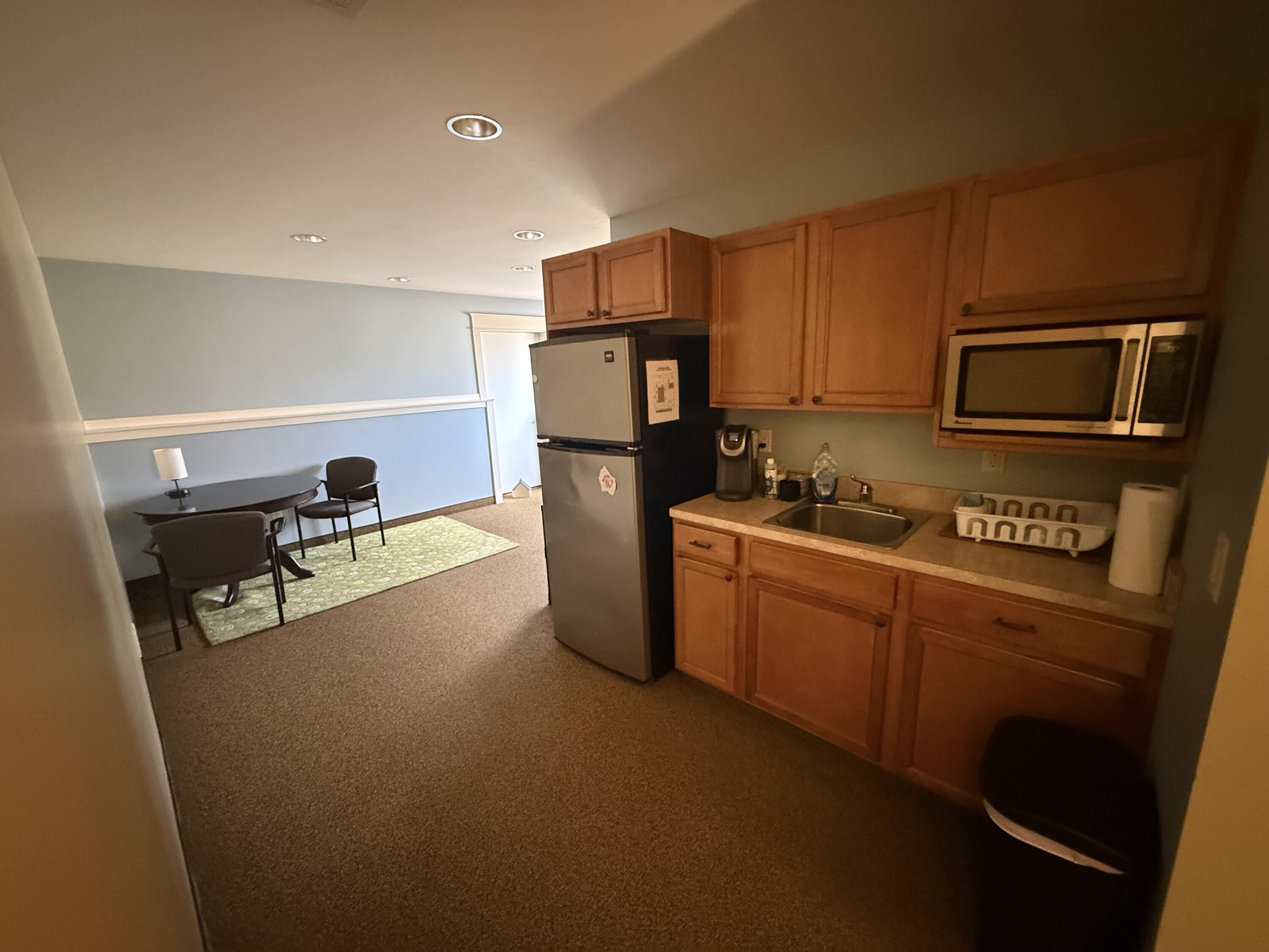 3588 Green Pointe Center 1