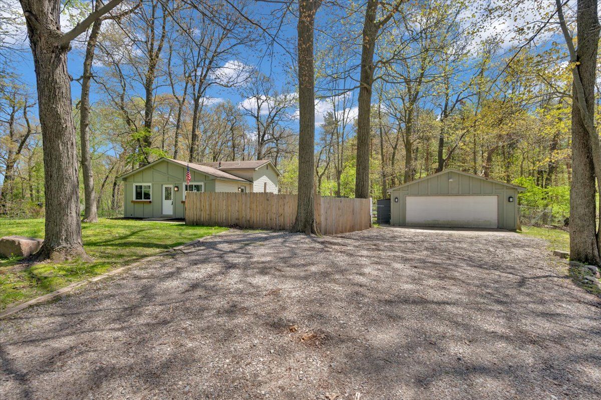 4965 CRESTVIEW Drive