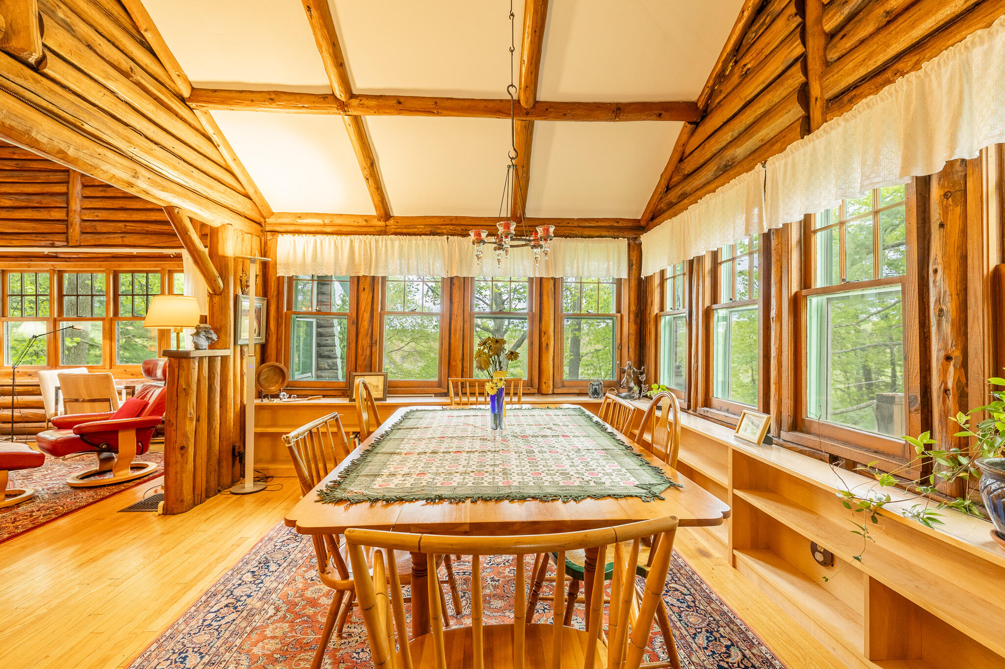 5436 Strawberry Lake Road