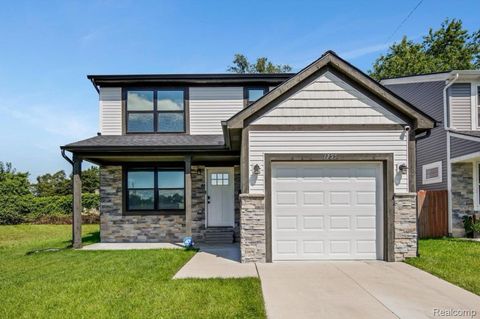 1755 E George Avenue Hazel Park City MI 48030