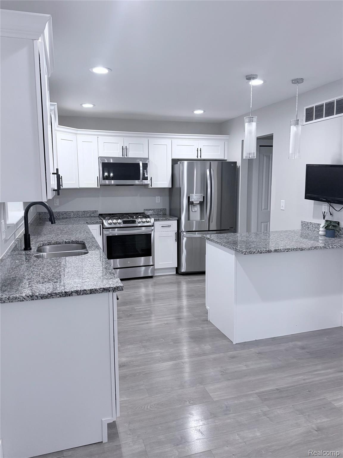 1755 E George Avenue