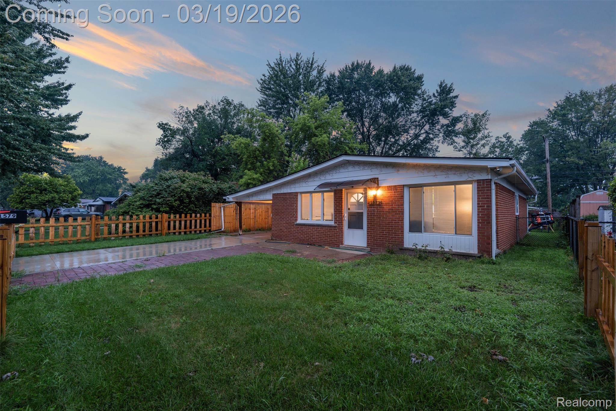 1579 NW Dulong Avenue NW