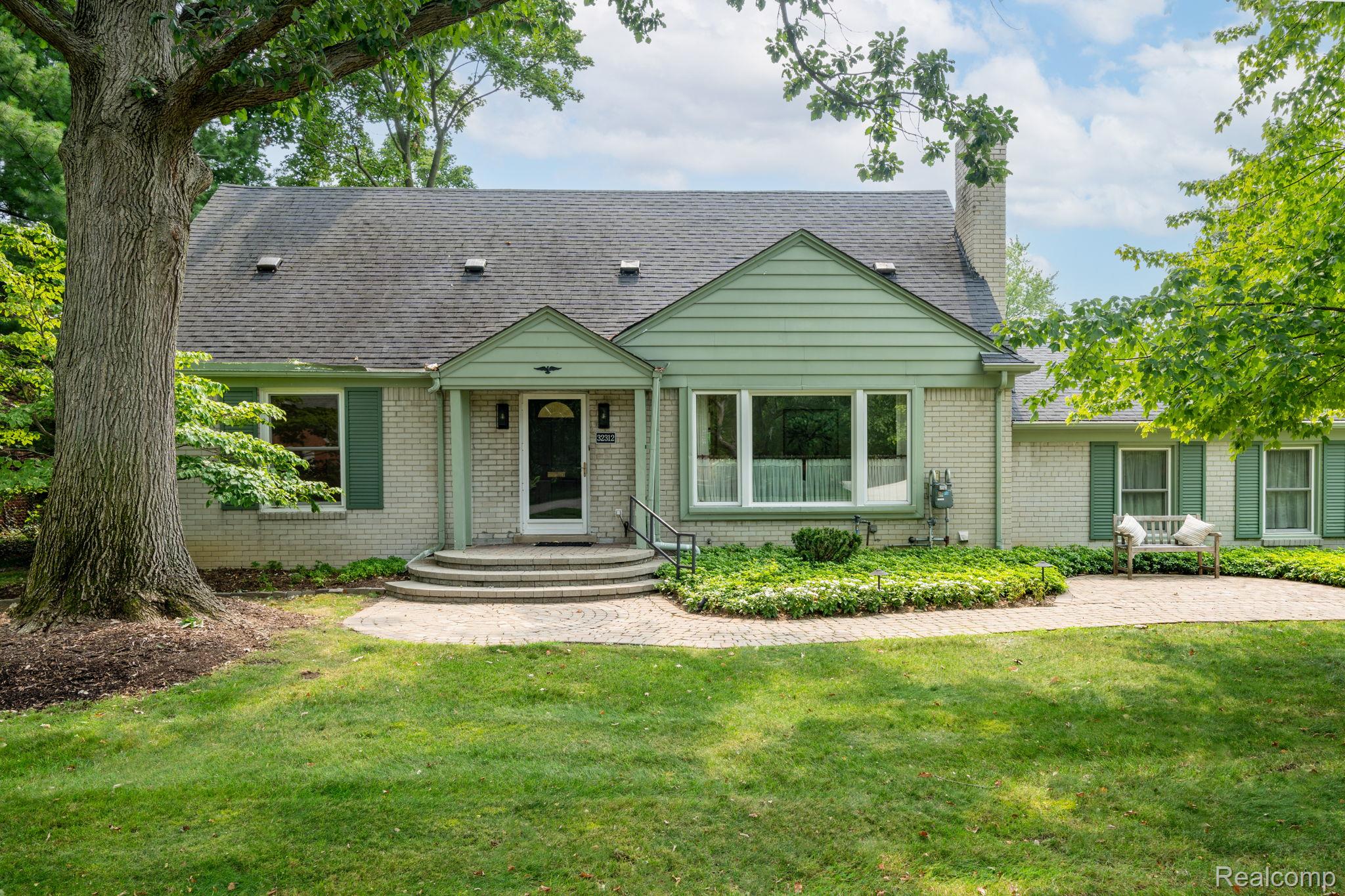 32312 Arlington Drive