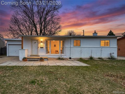 31030 Cousino Drive Warren City MI 48092