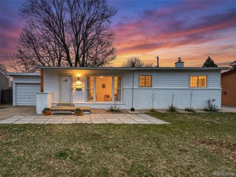 31030 Cousino Drive Warren City MI 48092