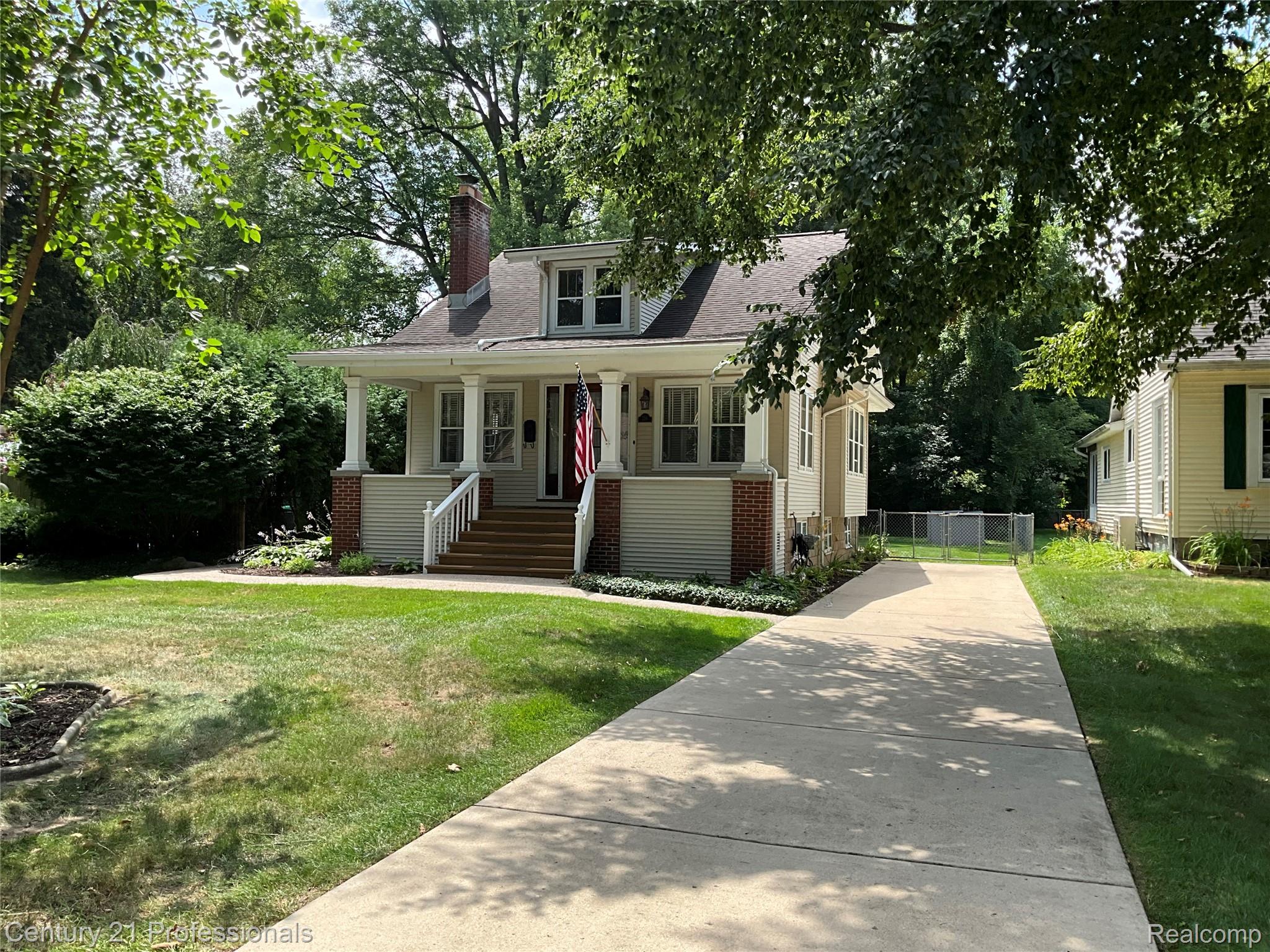 216 Woodside Road