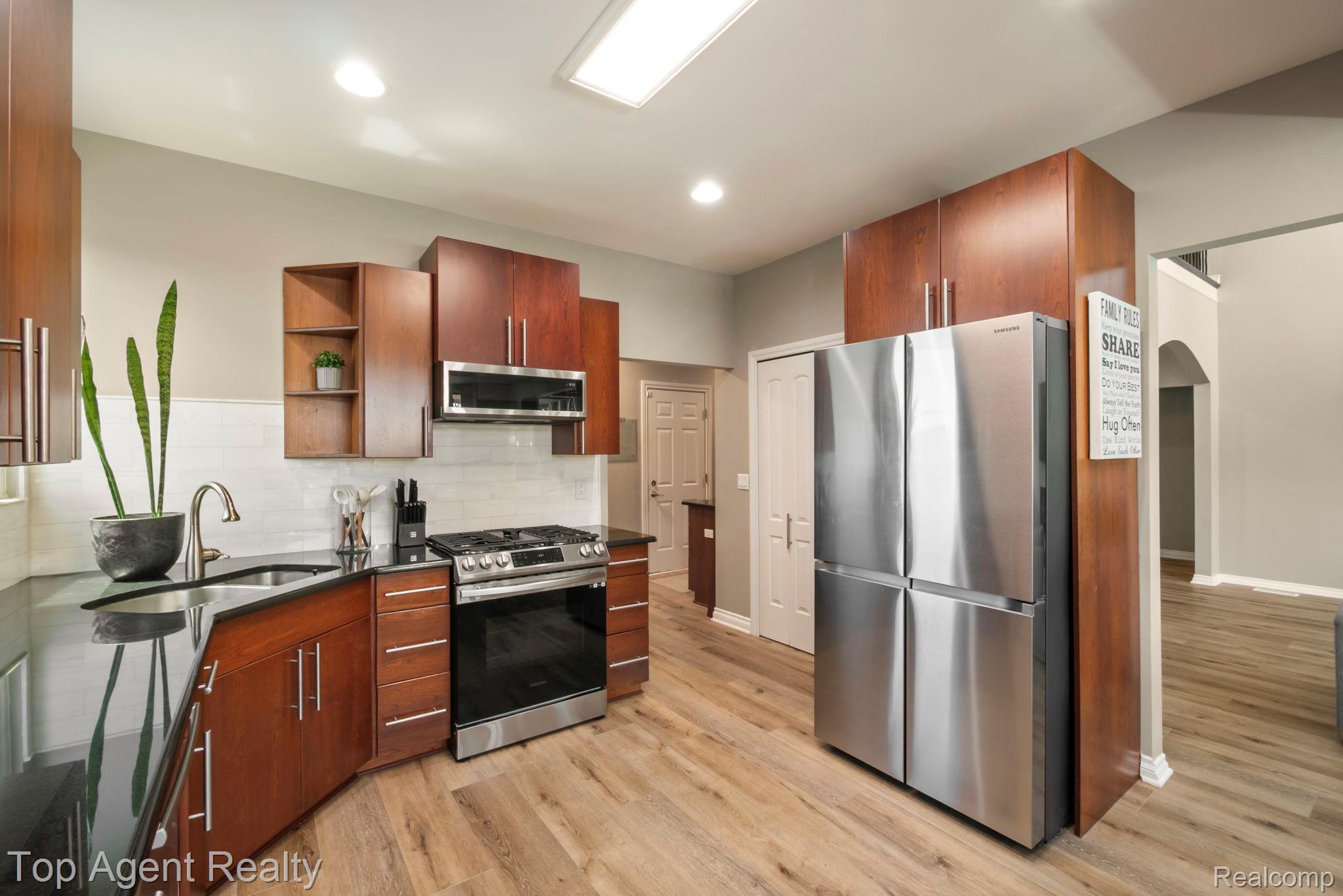 53268 Kakos Drive