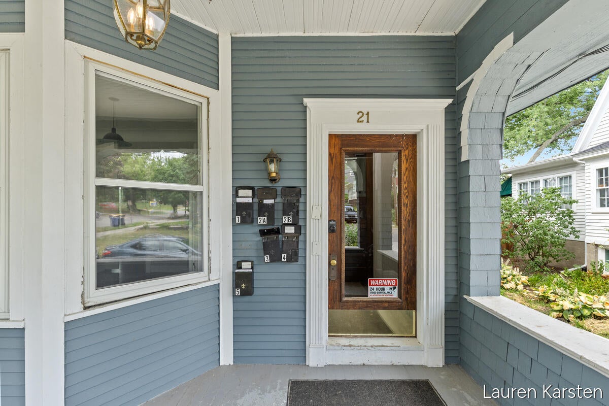 21 Prospect Avenue SE