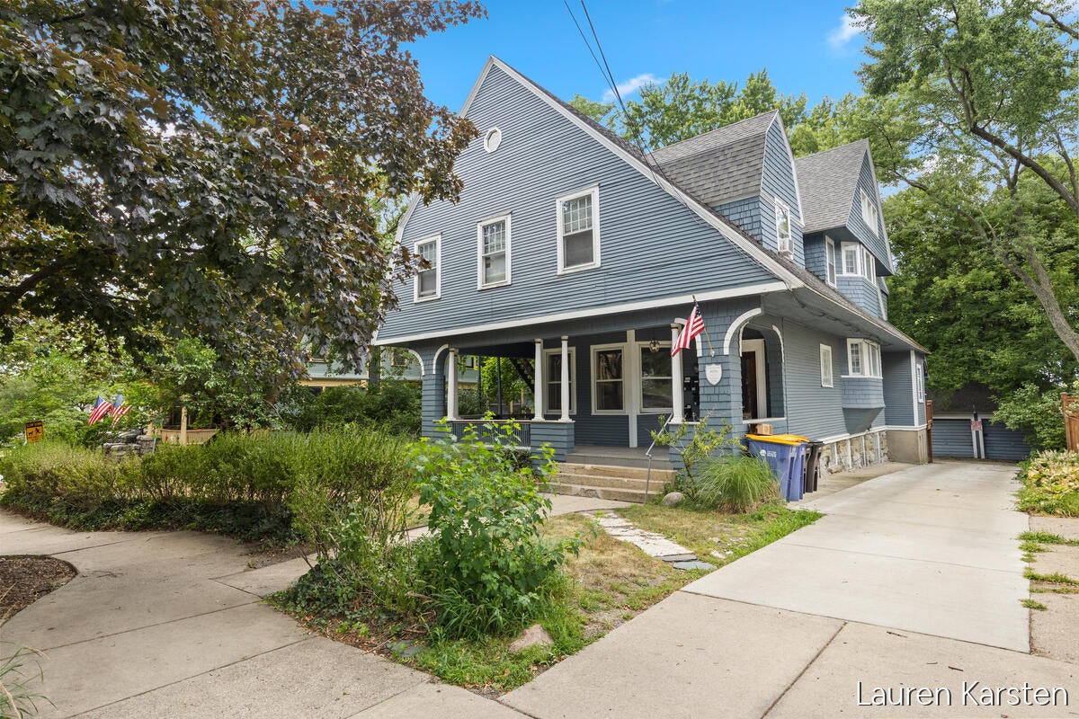 21 Prospect Avenue SE