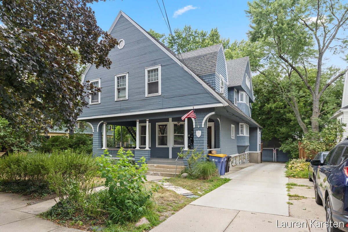 21 Prospect Avenue SE