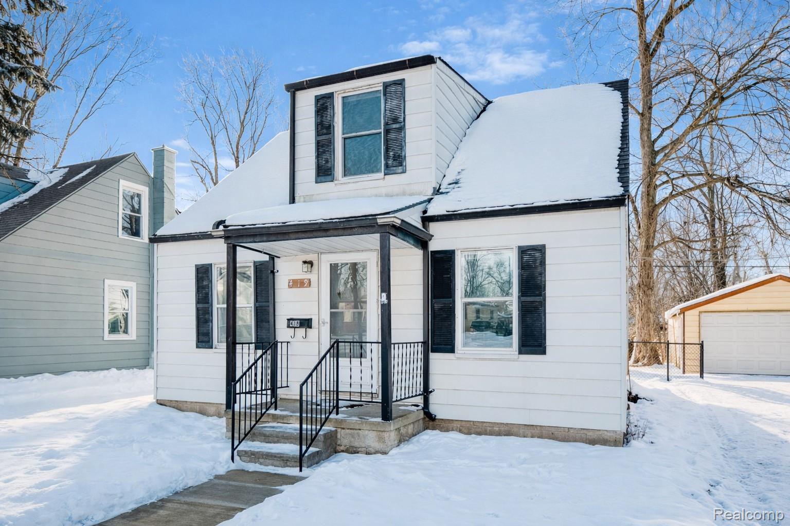 419 W Bernhard Avenue