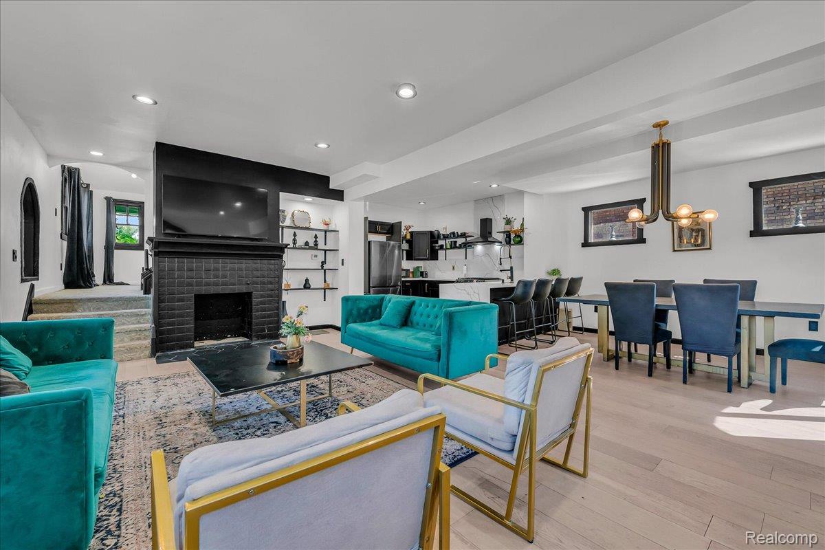 2550 W Boston Boulevard