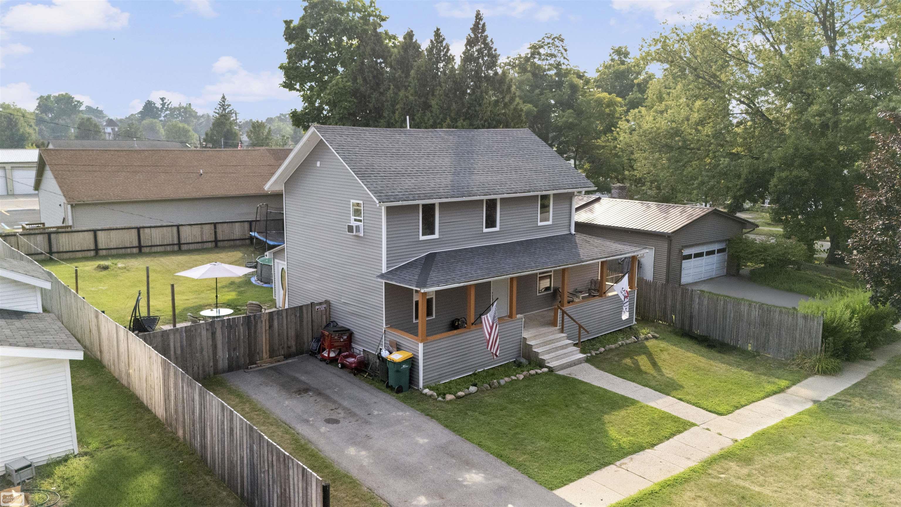 4435 Central Street