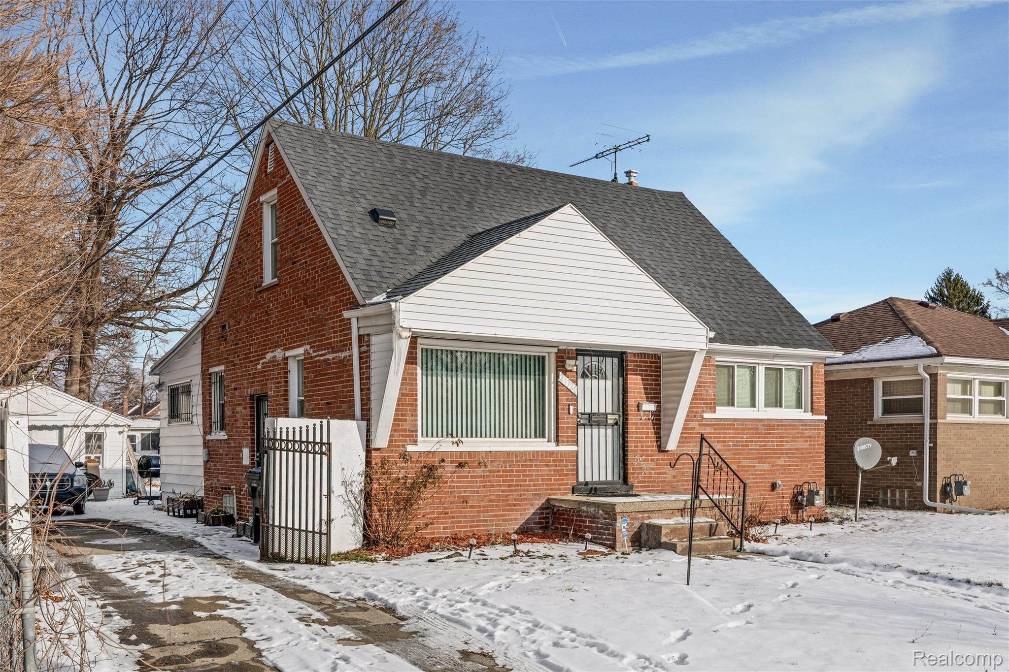 21720 Pembroke Avenue