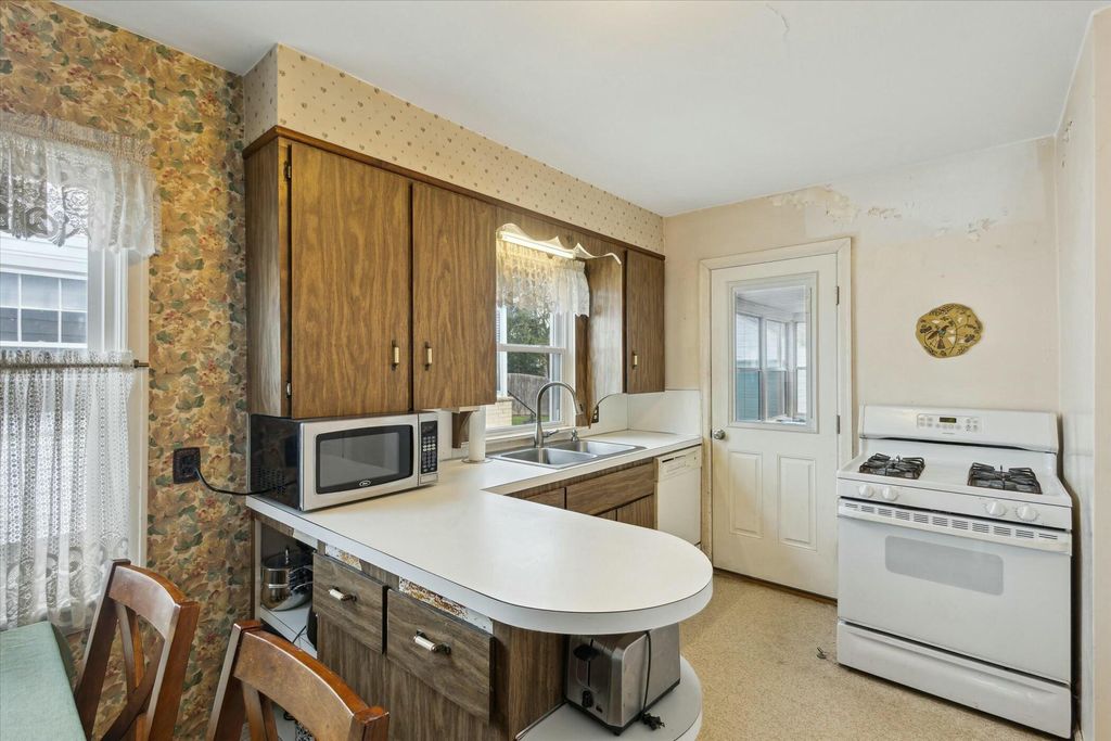 listing image 0